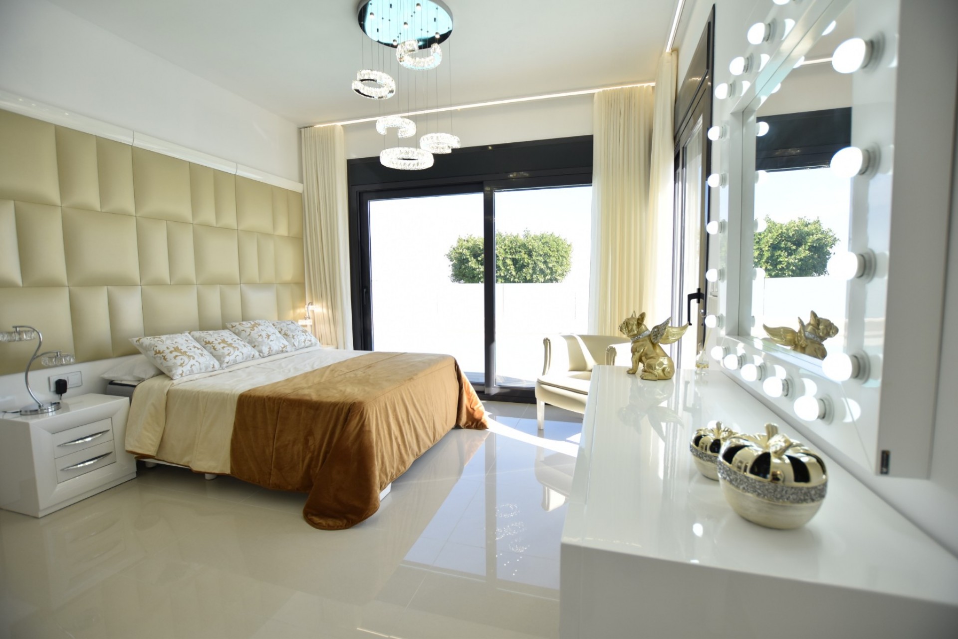 Resale - Villa -
San Miguel de Salinas - Inland