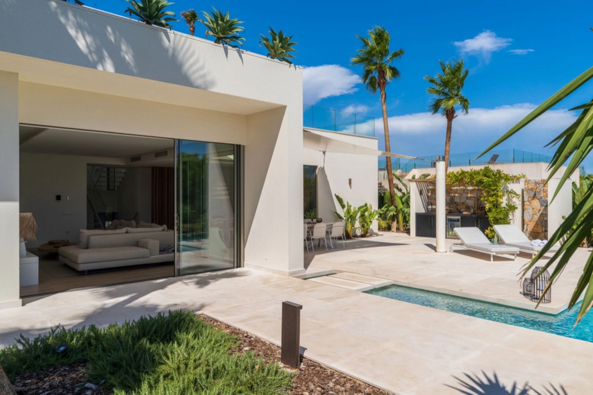 Resale - Villa -
San Miguel de Salinas - Inland