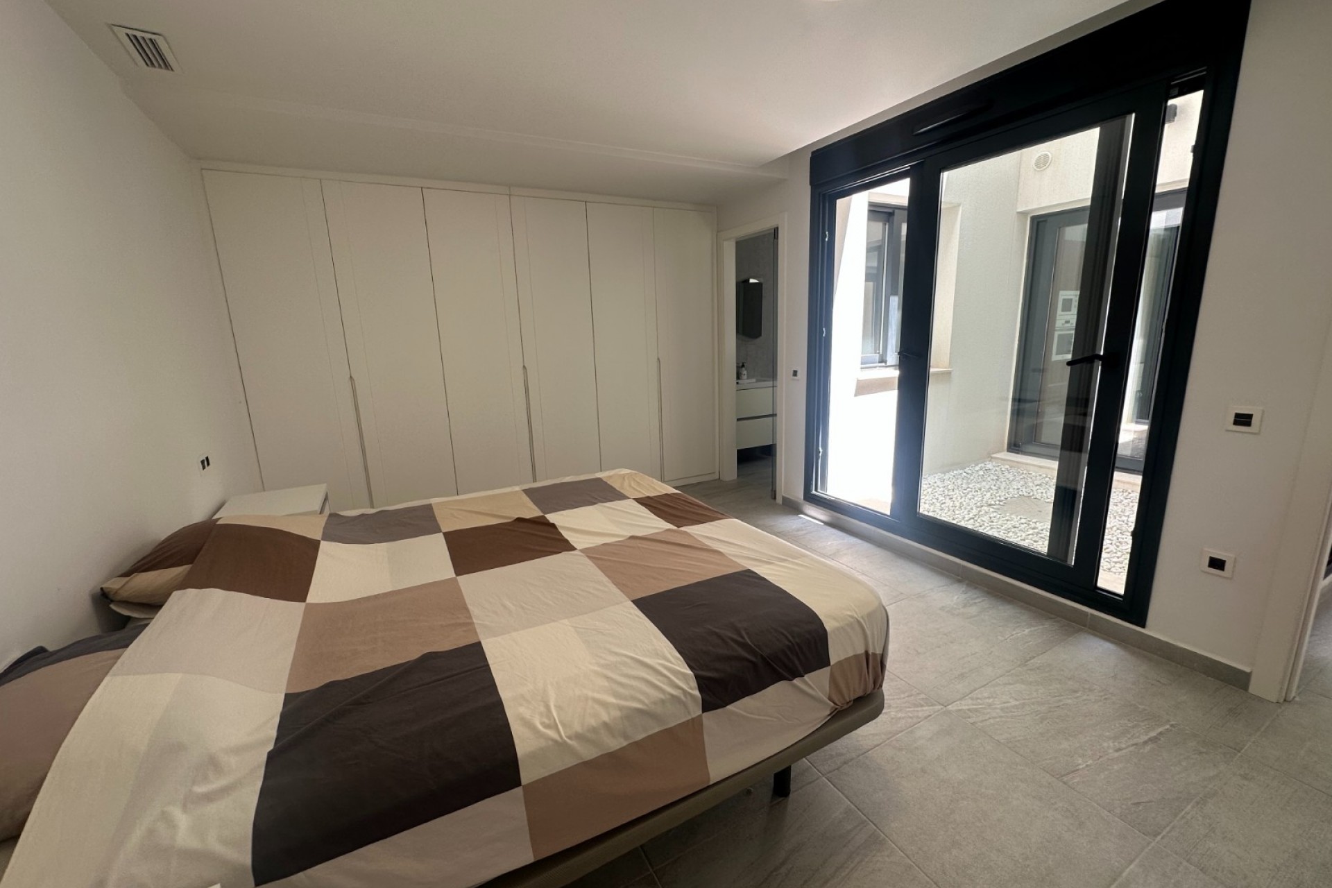 Resale - Villa -
San Miguel de Salinas - Inland