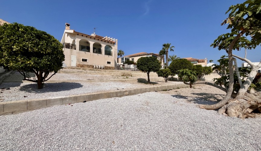 Resale - Villa -
San Miguel de Salinas - Inland