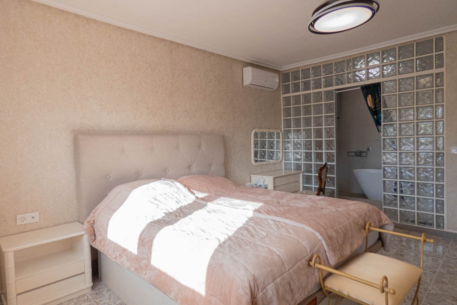 Resale - Villa -
San Miguel de Salinas - Inland