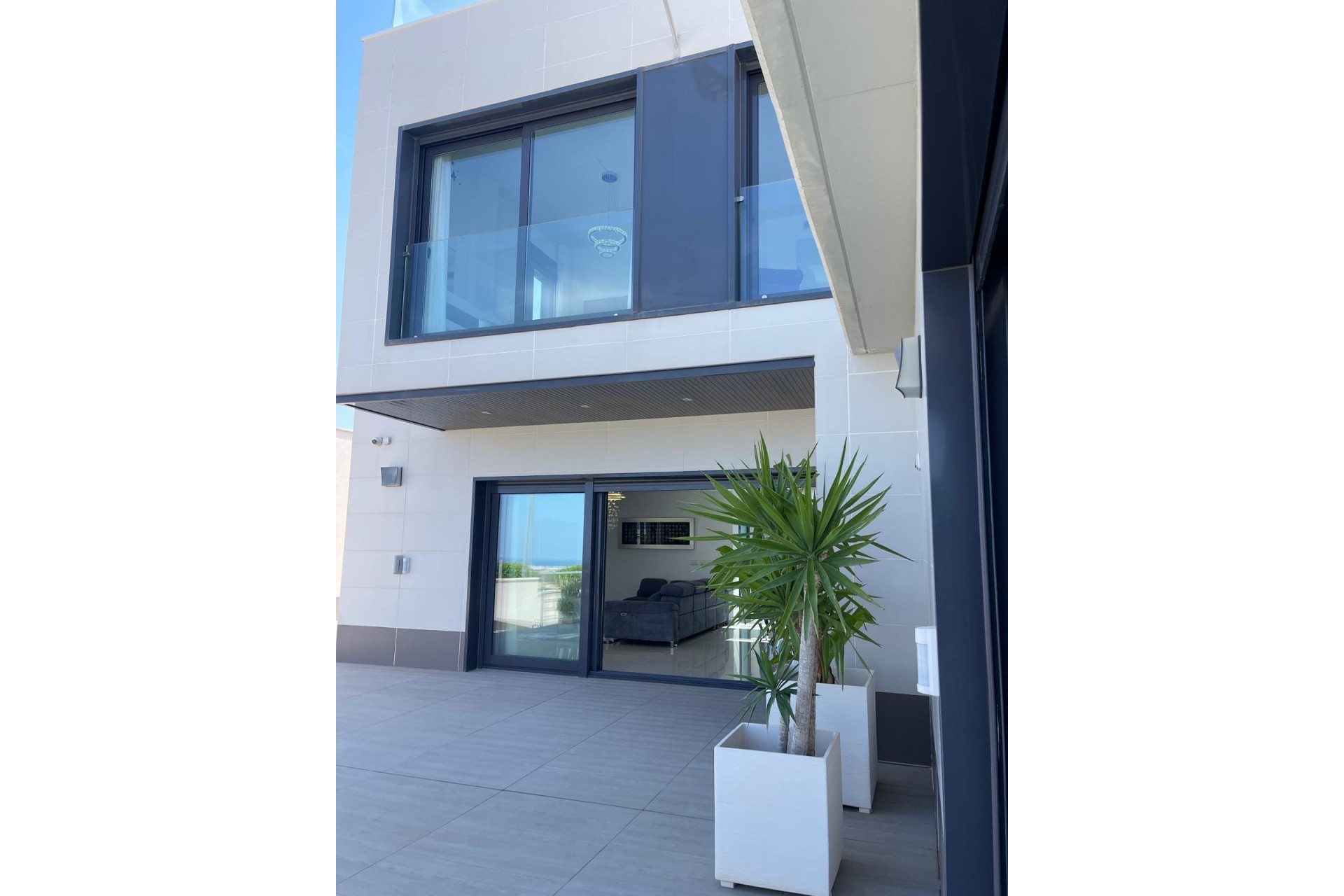 Resale - Villa -
San Miguel de Salinas - Inland