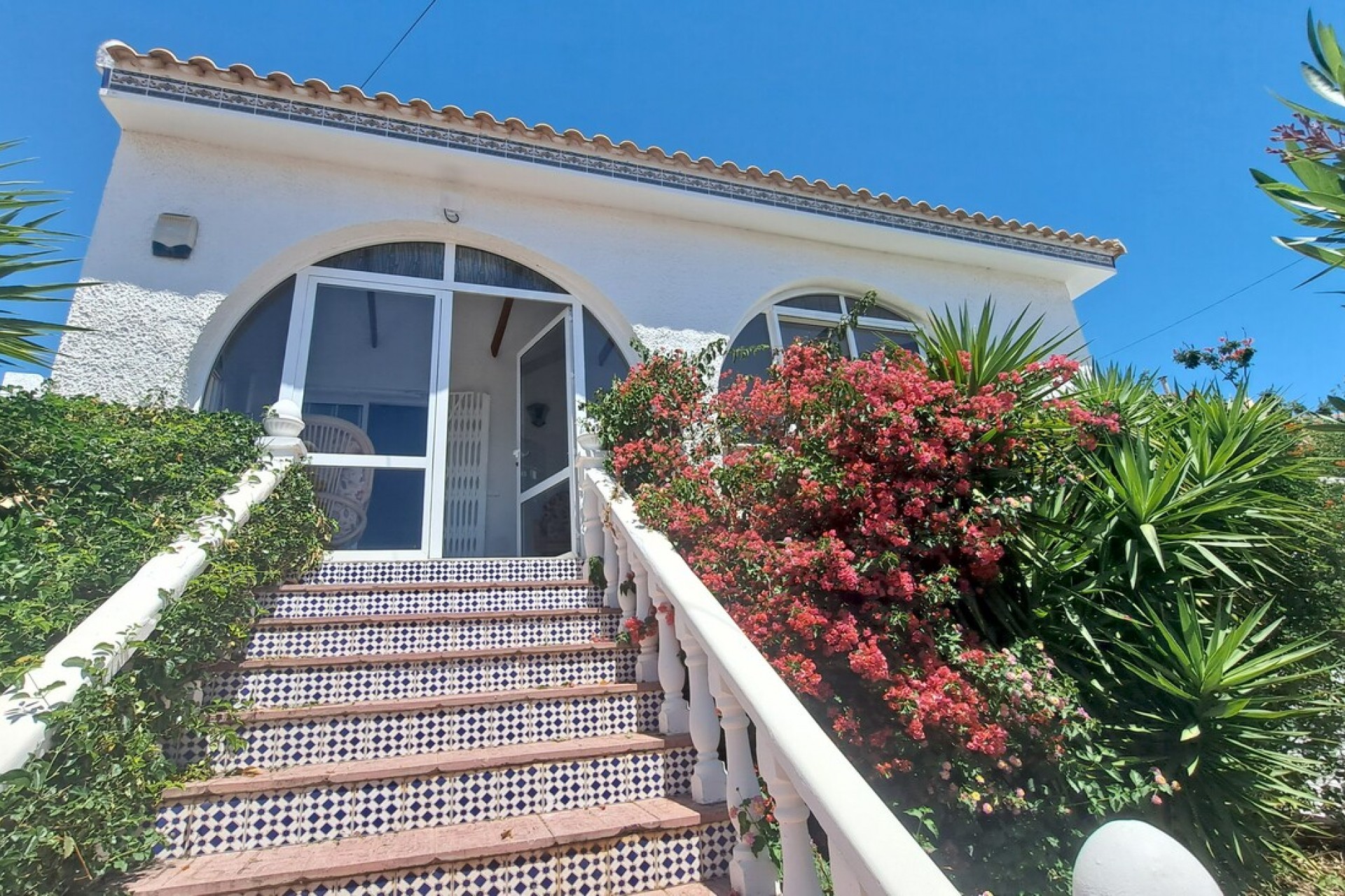 Resale - Villa -
San Miguel de Salinas - Inland