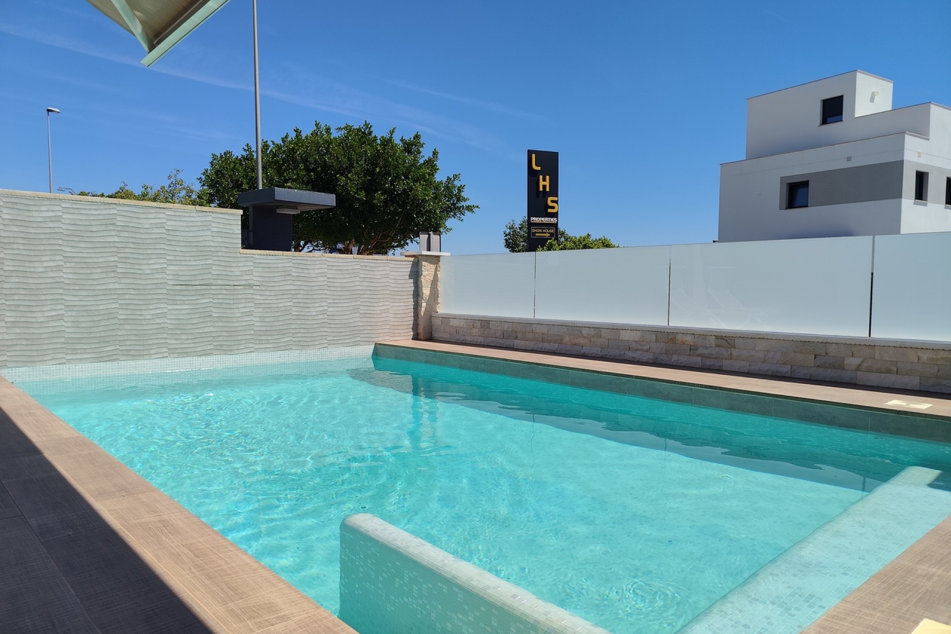 Resale - Villa -
San Miguel de Salinas - Inland
