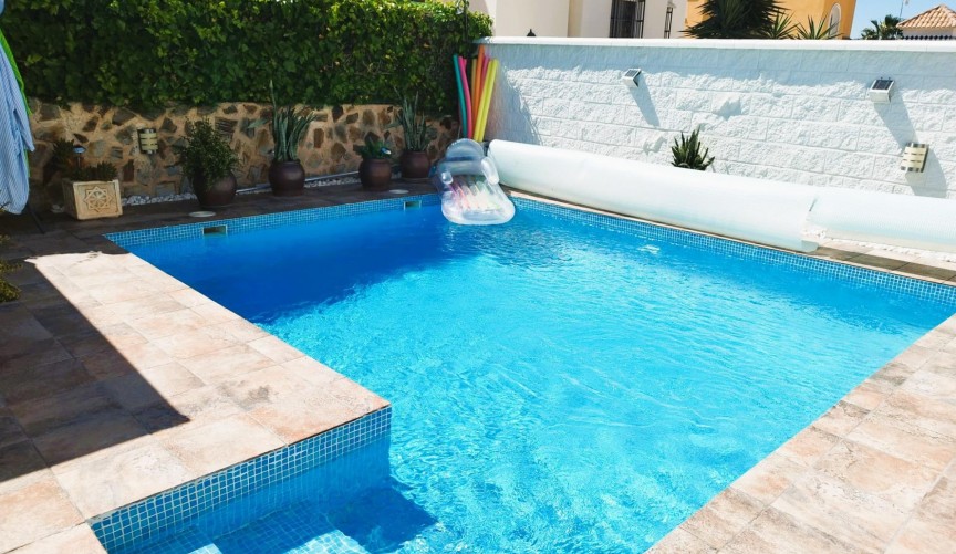 Resale - Villa -
San Miguel de Salinas - Inland