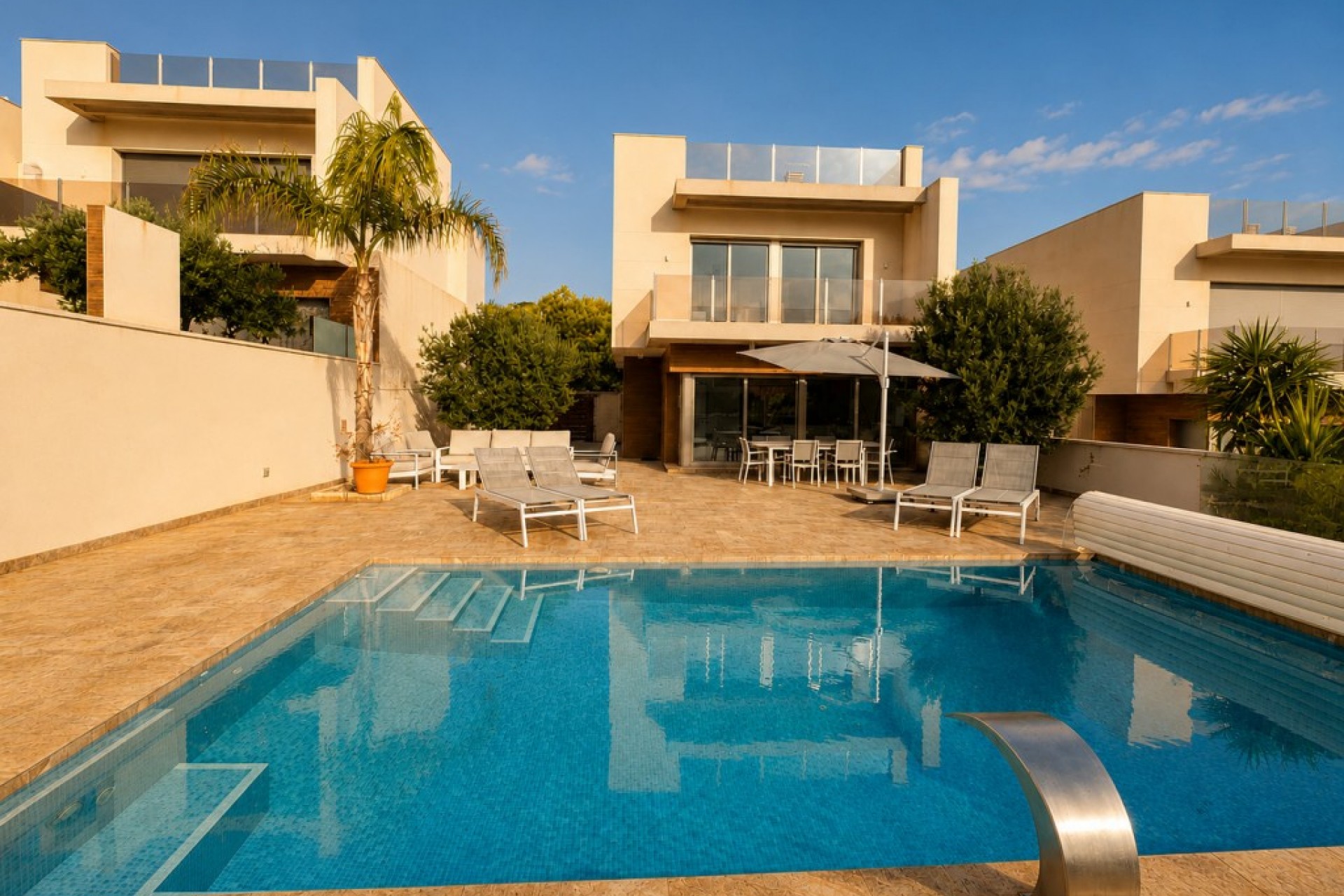 Resale - Villa -
San Miguel de Salinas - Inland