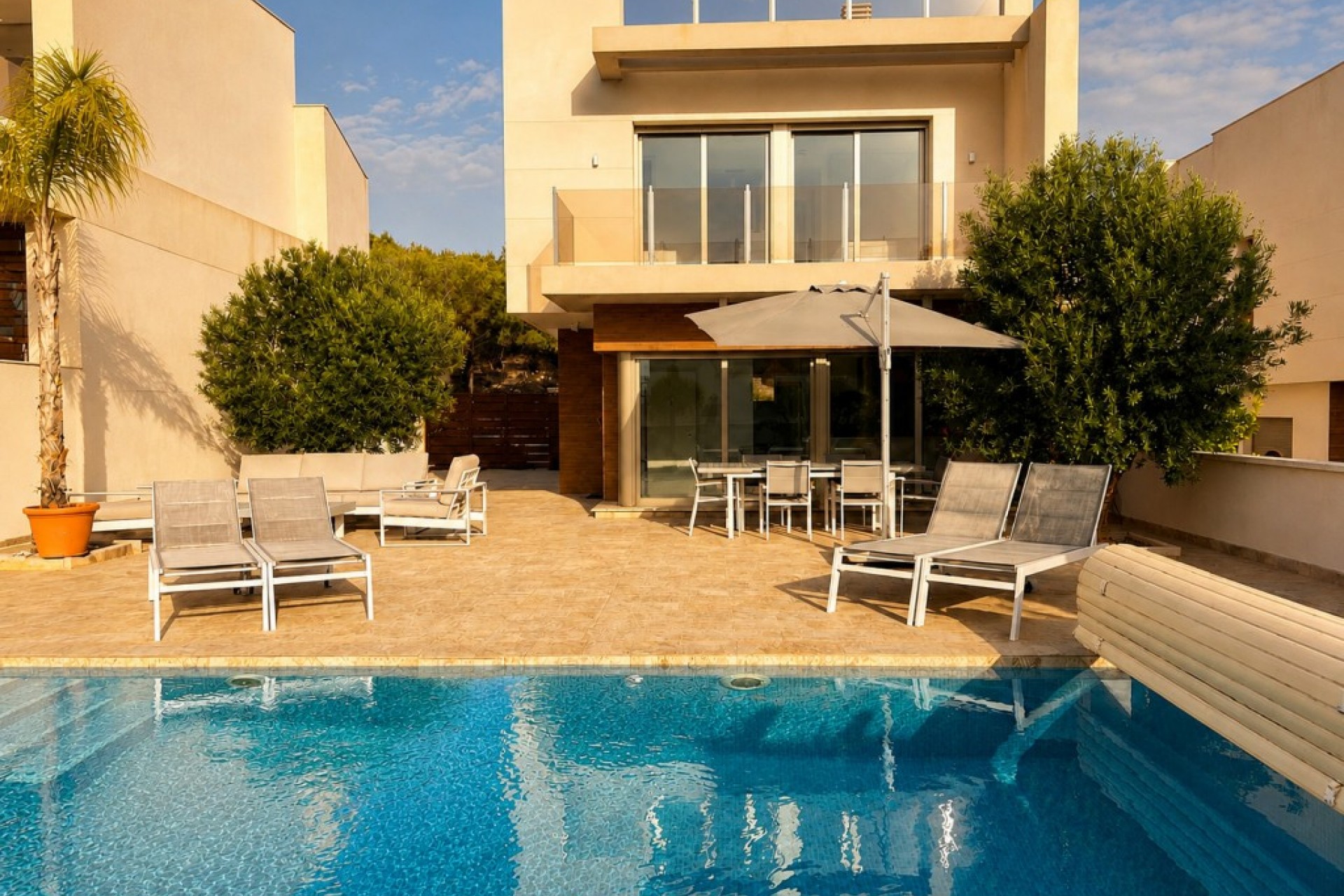 Resale - Villa -
San Miguel de Salinas - Inland