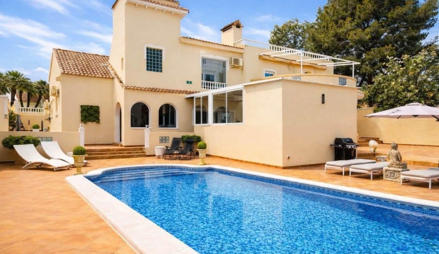 Resale - Villa -
San Miguel de Salinas - Inland