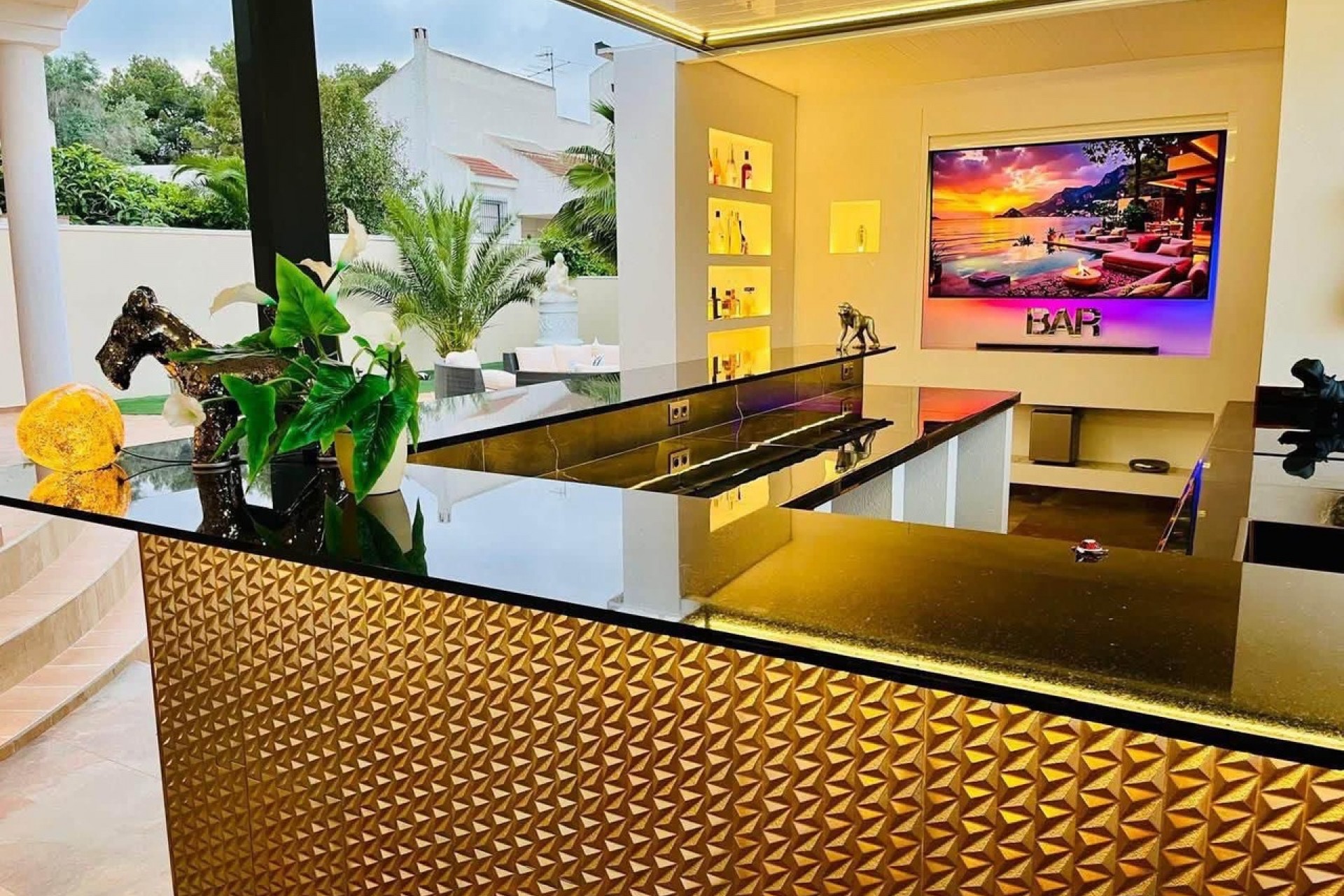 Resale - Villa -
San Miguel de Salinas - Inland
