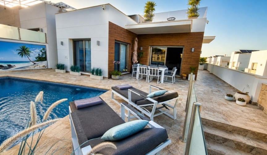 Resale - Villa -
San Miguel de Salinas - Inland