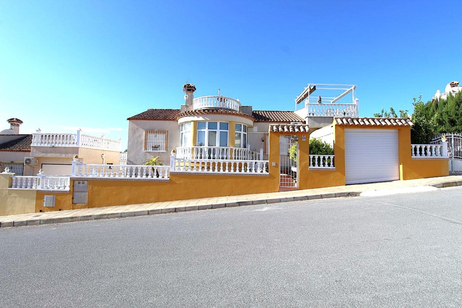 Resale - Villa -
San Miguel de Salinas - Inland