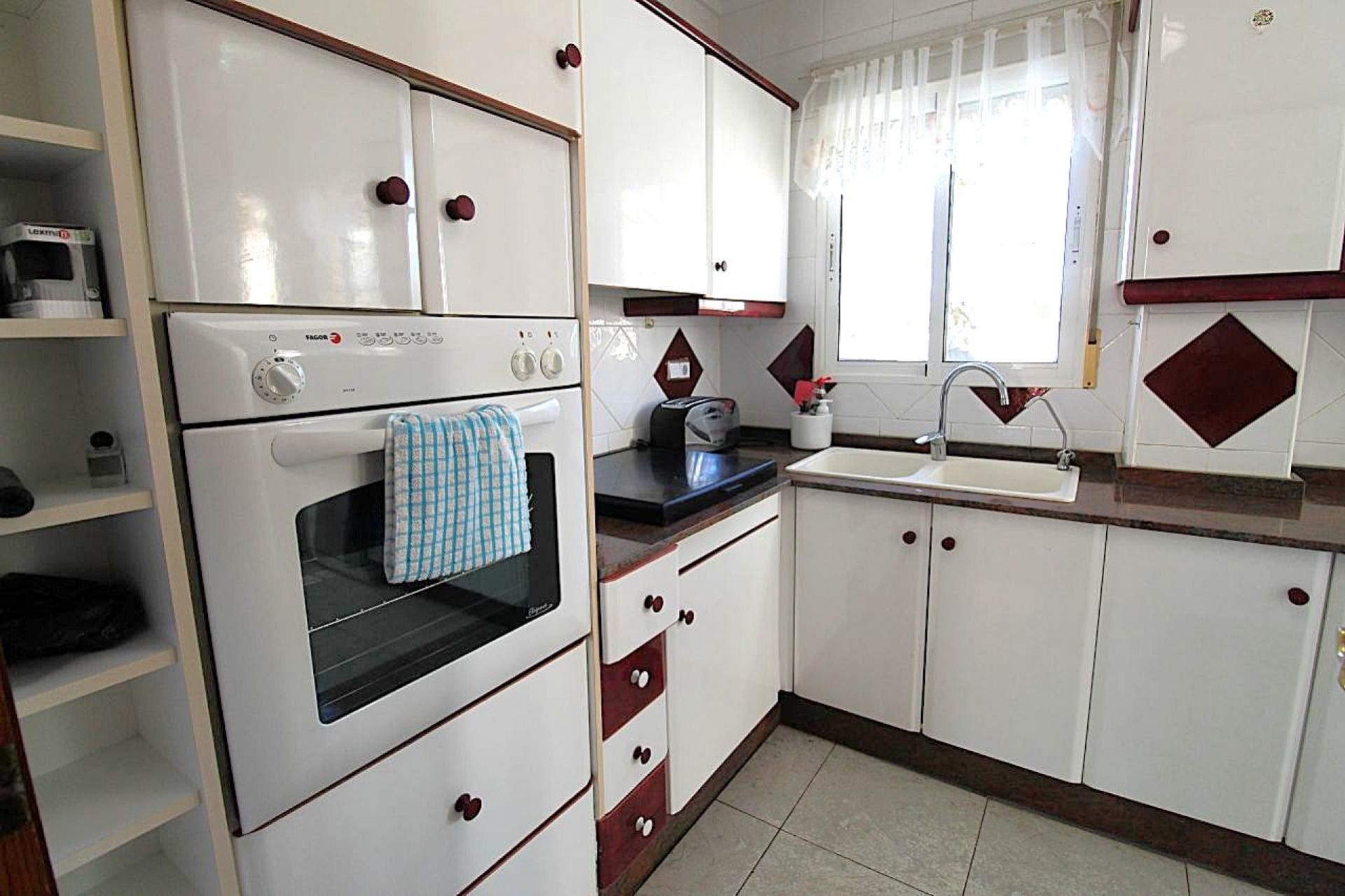 Resale - Villa -
San Miguel de Salinas - Inland