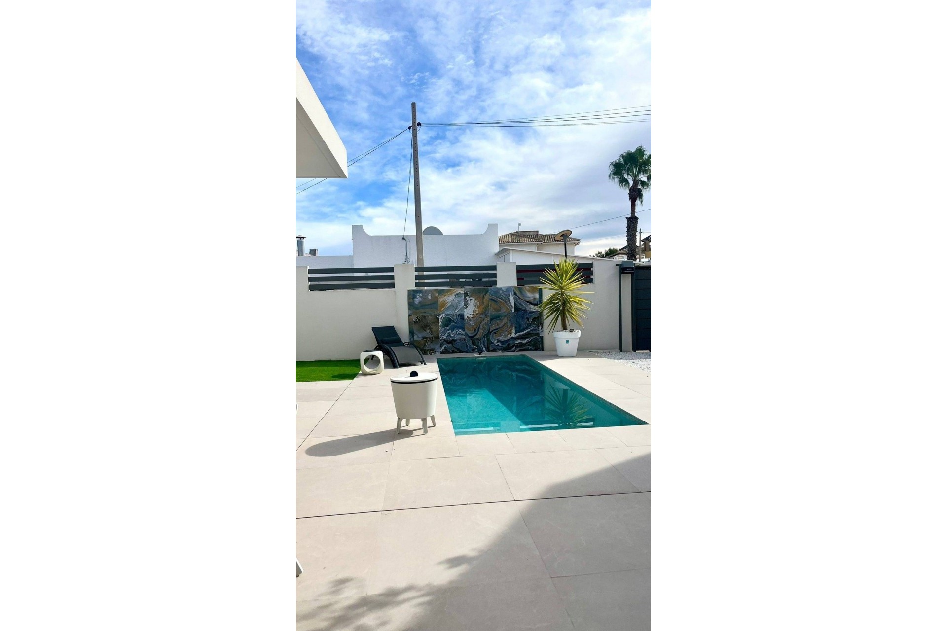 Resale - Villa -
San Miguel de Salinas - Urbanizacion Blue Lagoon