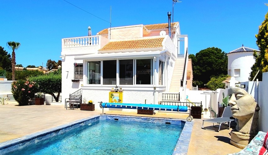 Resale - Villa -
San Miguel / Vistabella Golf - Inland
