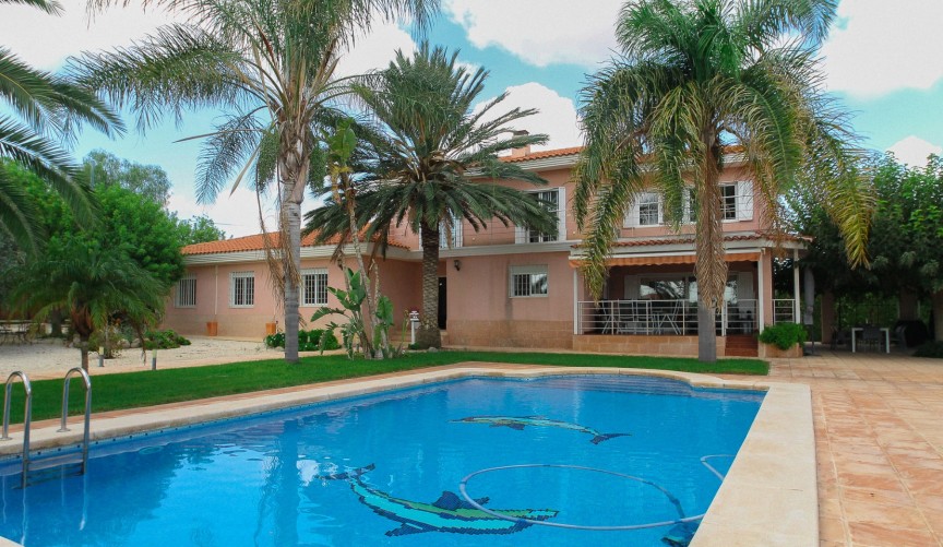 Resale - Villa -
San Vicente del Raspeig - Inland