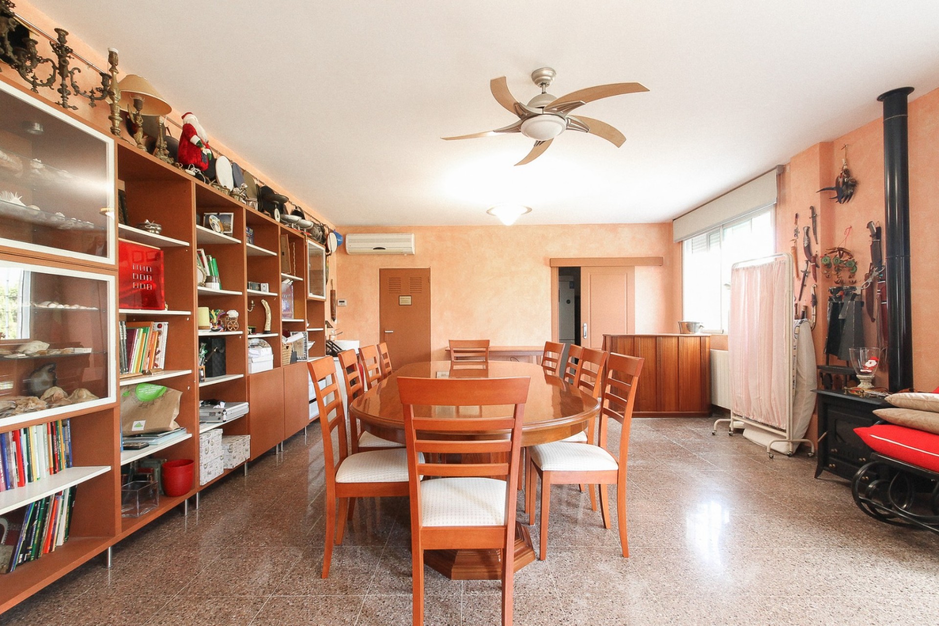 Resale - Villa -
San Vicente del Raspeig - Inland