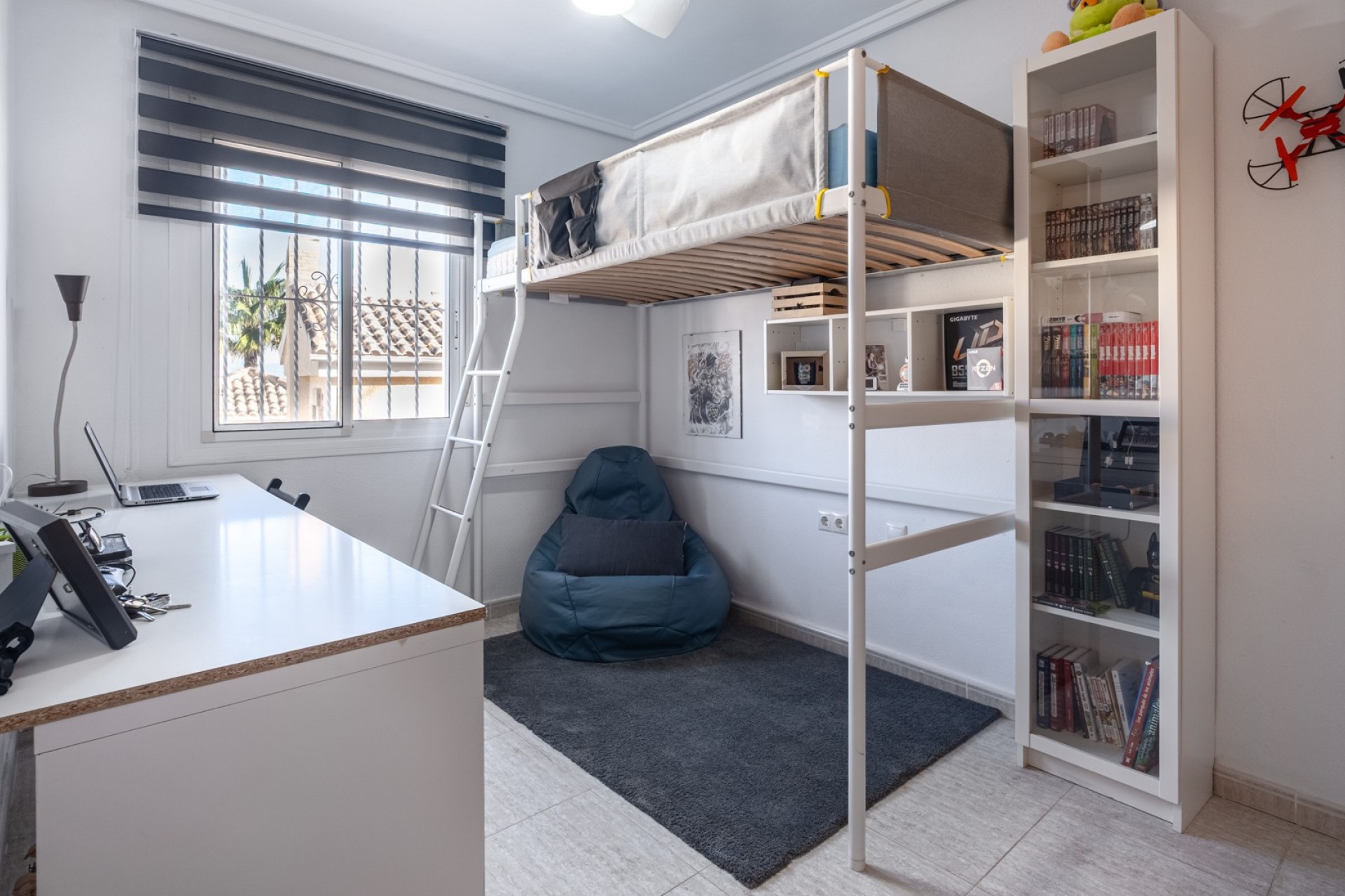 Resale - Villa -
Santa Pola - Costa Blanca