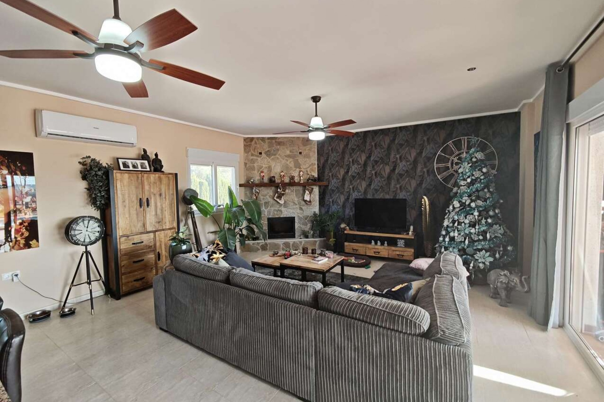 Resale - Villa -
Sax - Inland