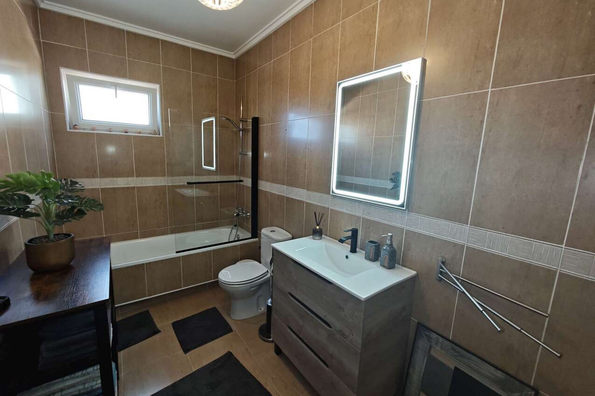 Resale - Villa -
Sax - Inland