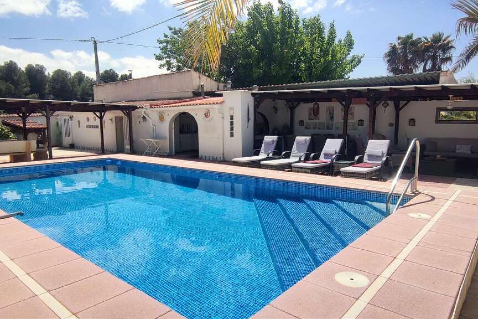 Resale - Villa -
Sax - Inland