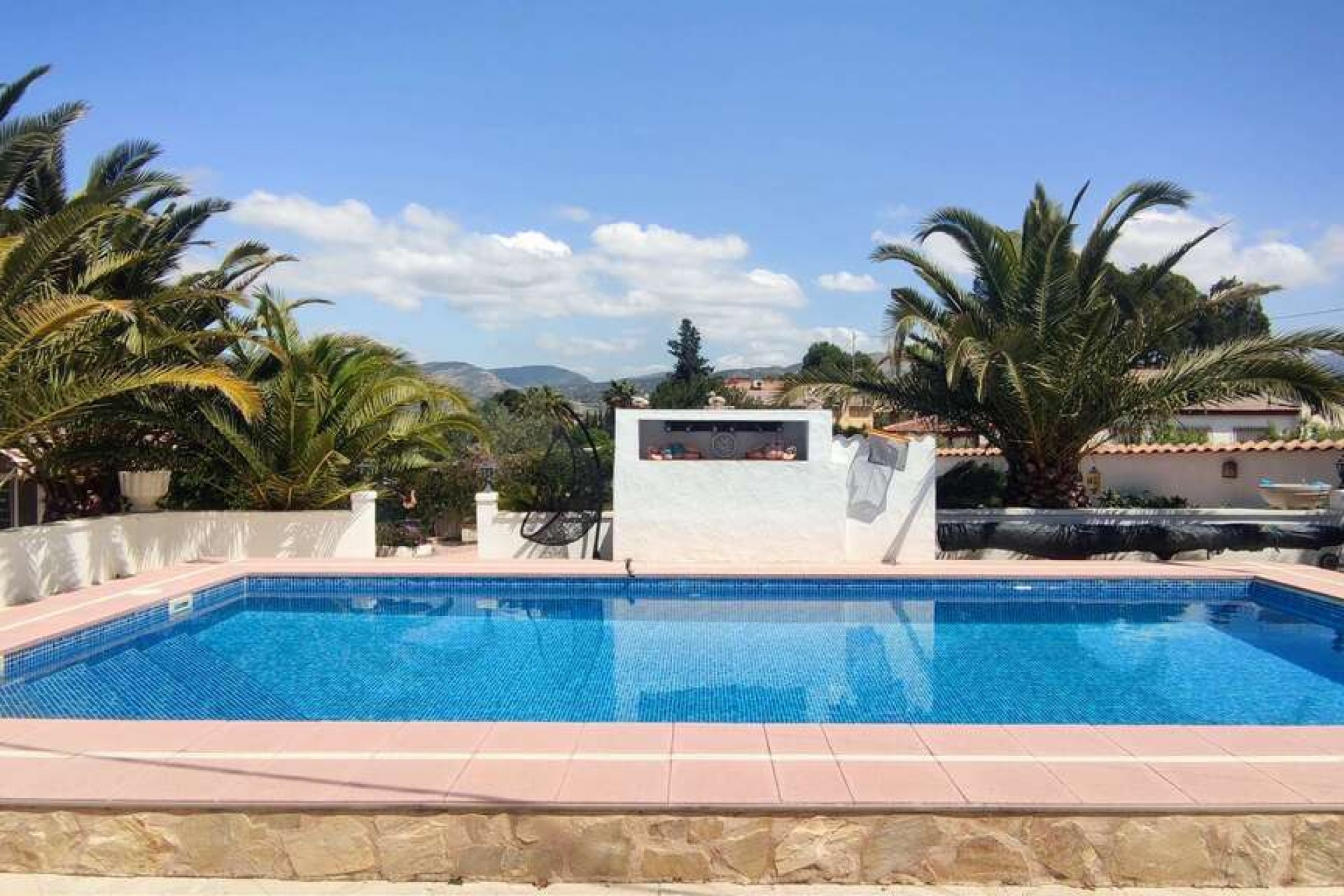 Resale - Villa -
Sax - Inland