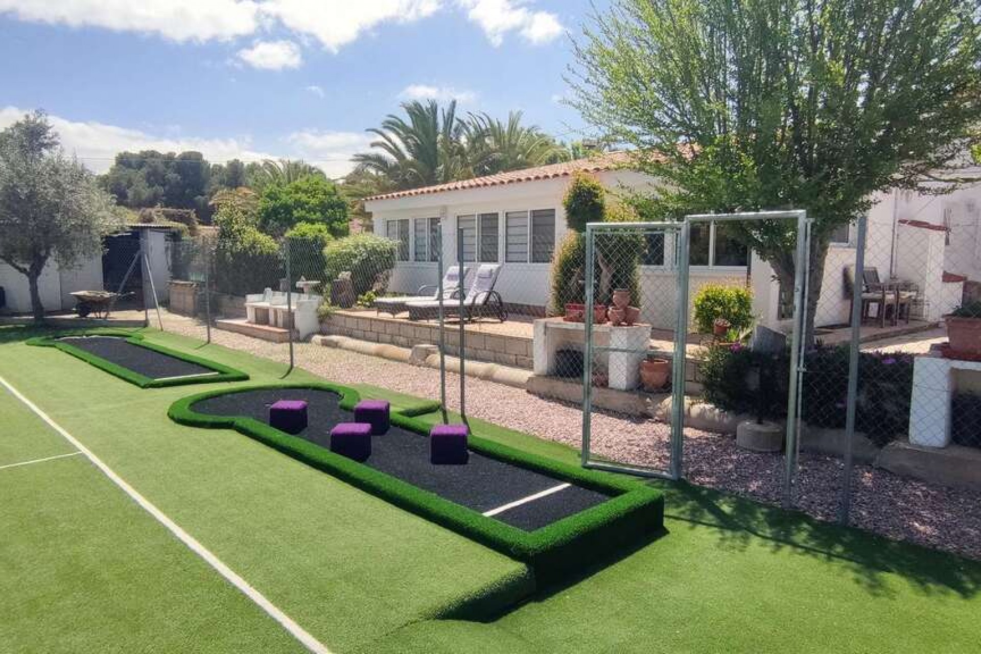 Resale - Villa -
Sax - Inland