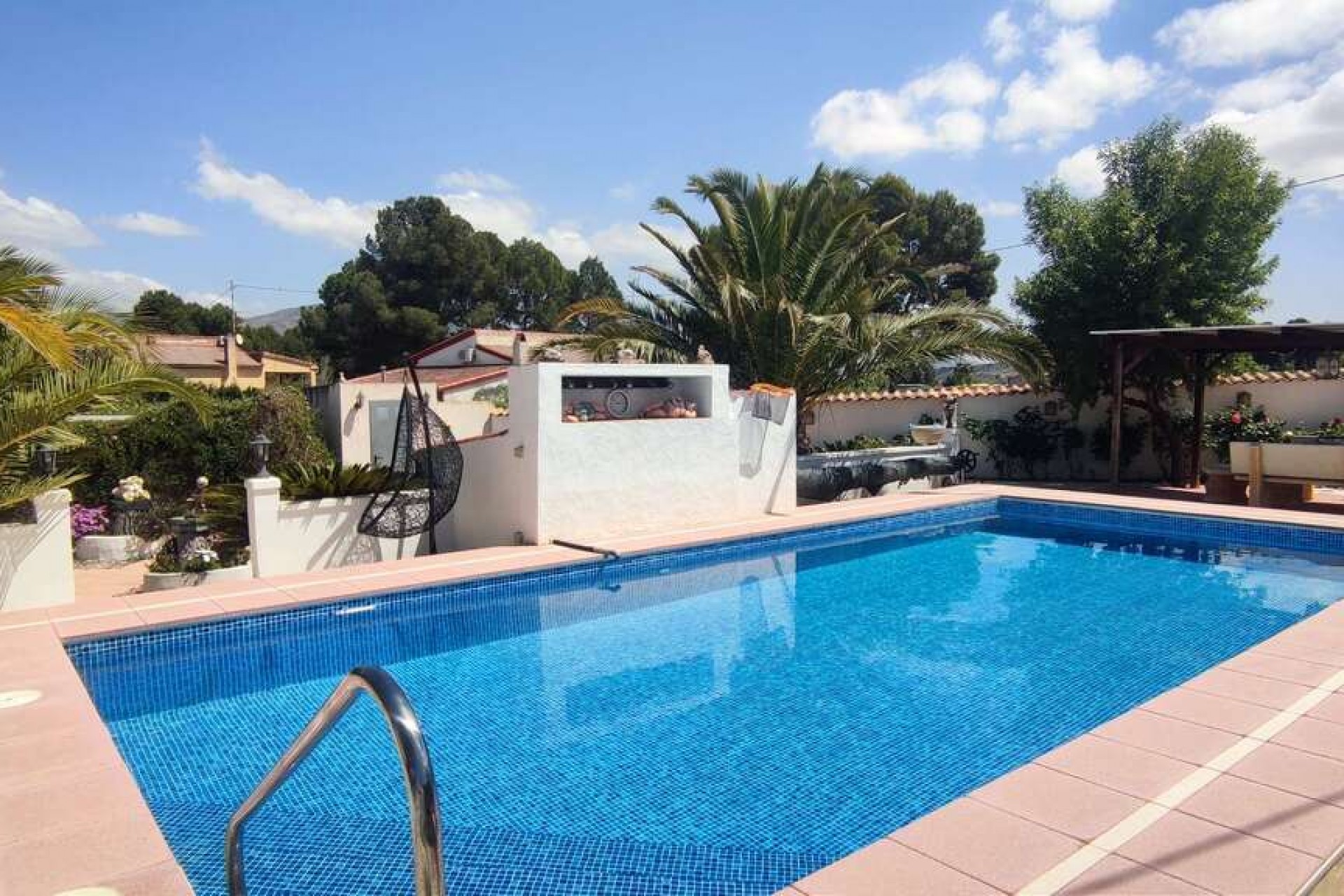 Resale - Villa -
Sax - Inland