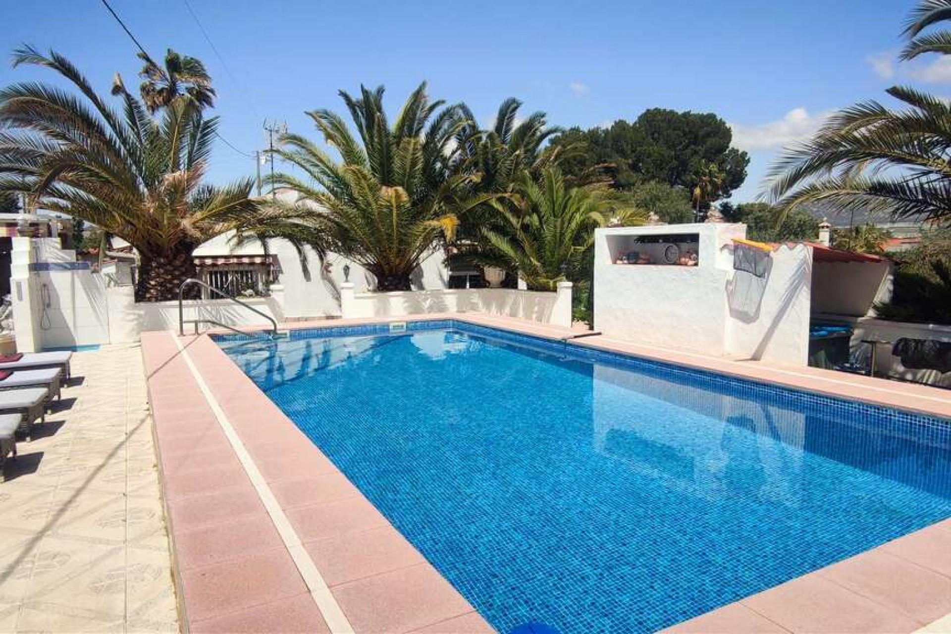 Resale - Villa -
Sax - Inland