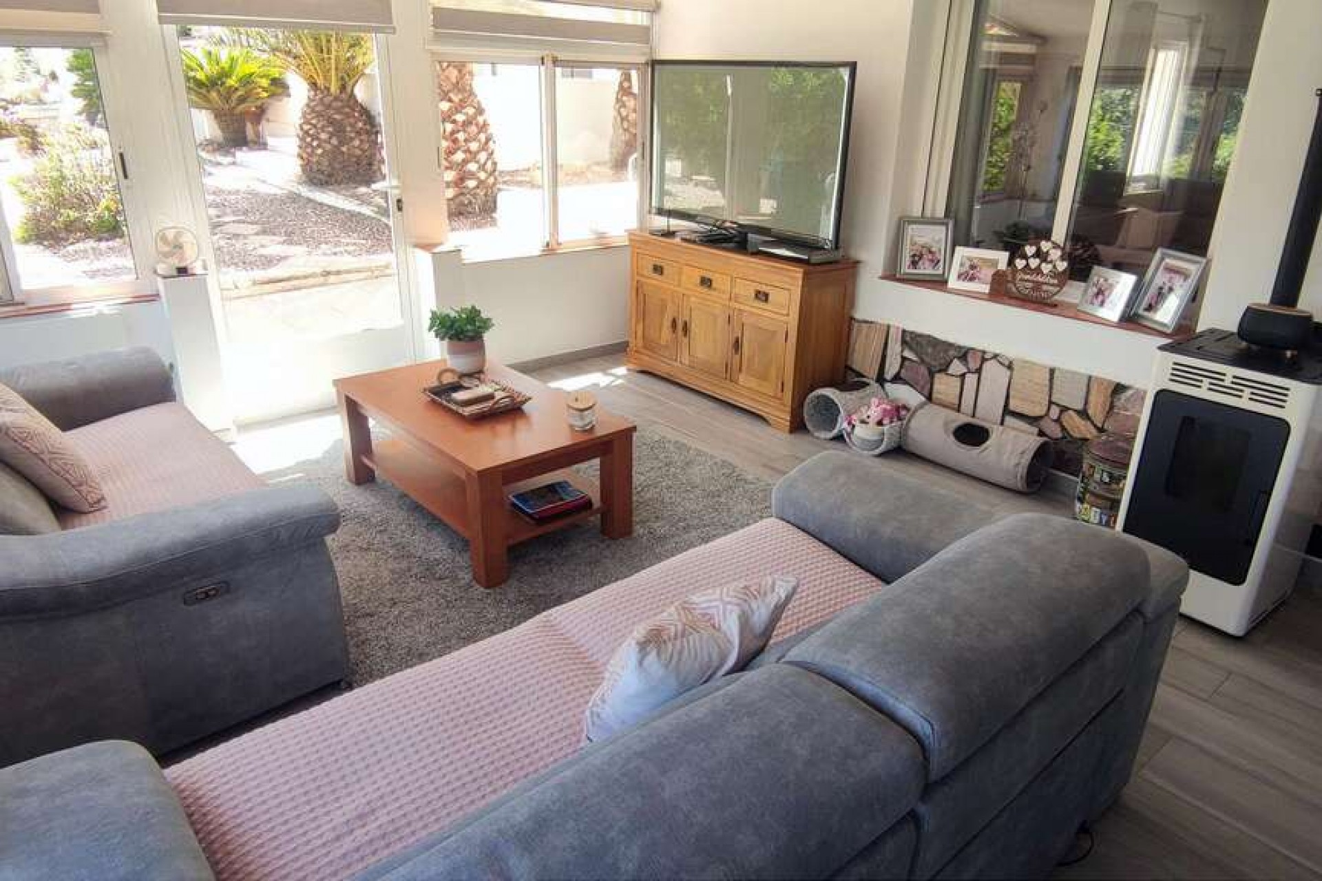 Resale - Villa -
Sax - Inland