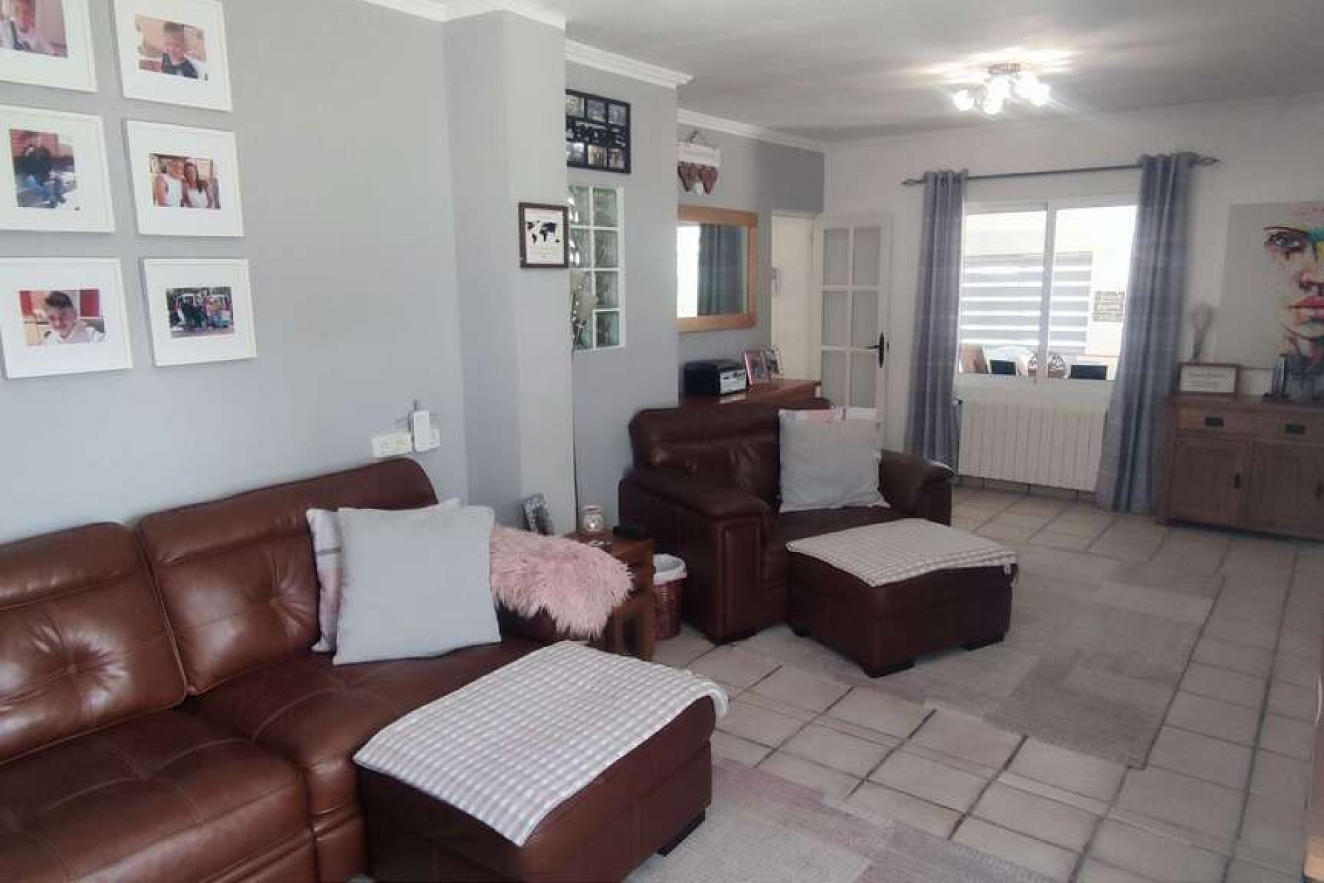 Resale - Villa -
Sax - Inland