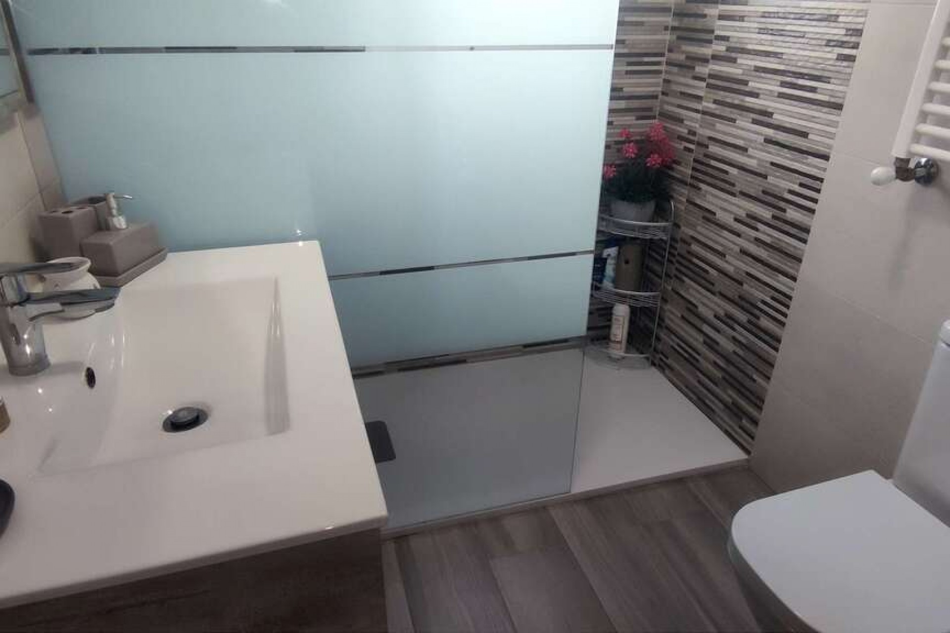 Resale - Villa -
Sax - Inland