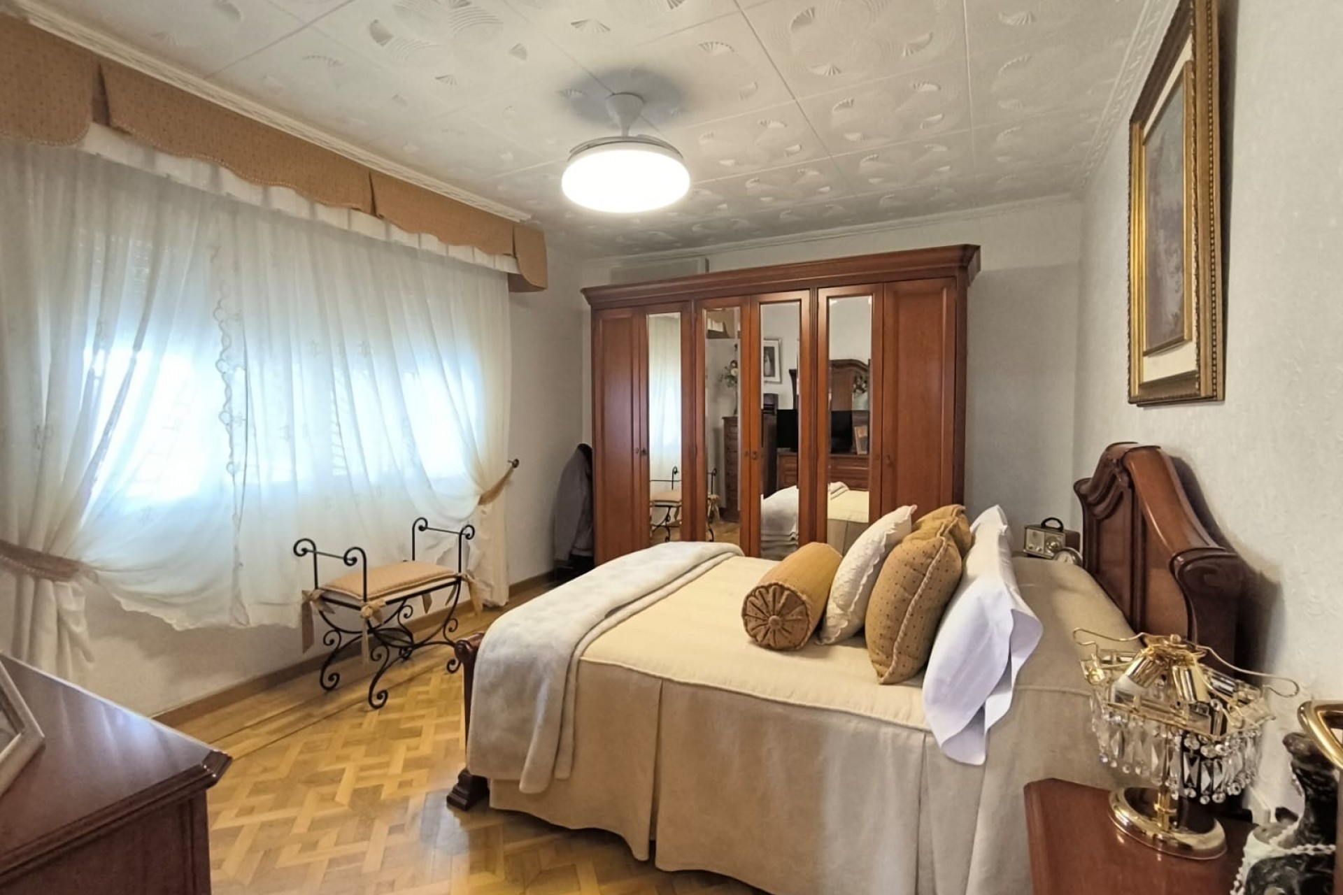 Resale - Villa -
Sax - Inland