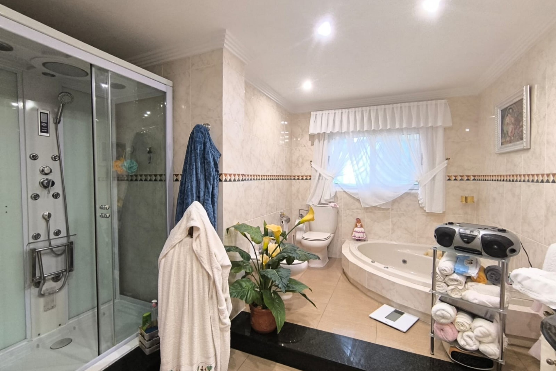 Resale - Villa -
Sax - Inland