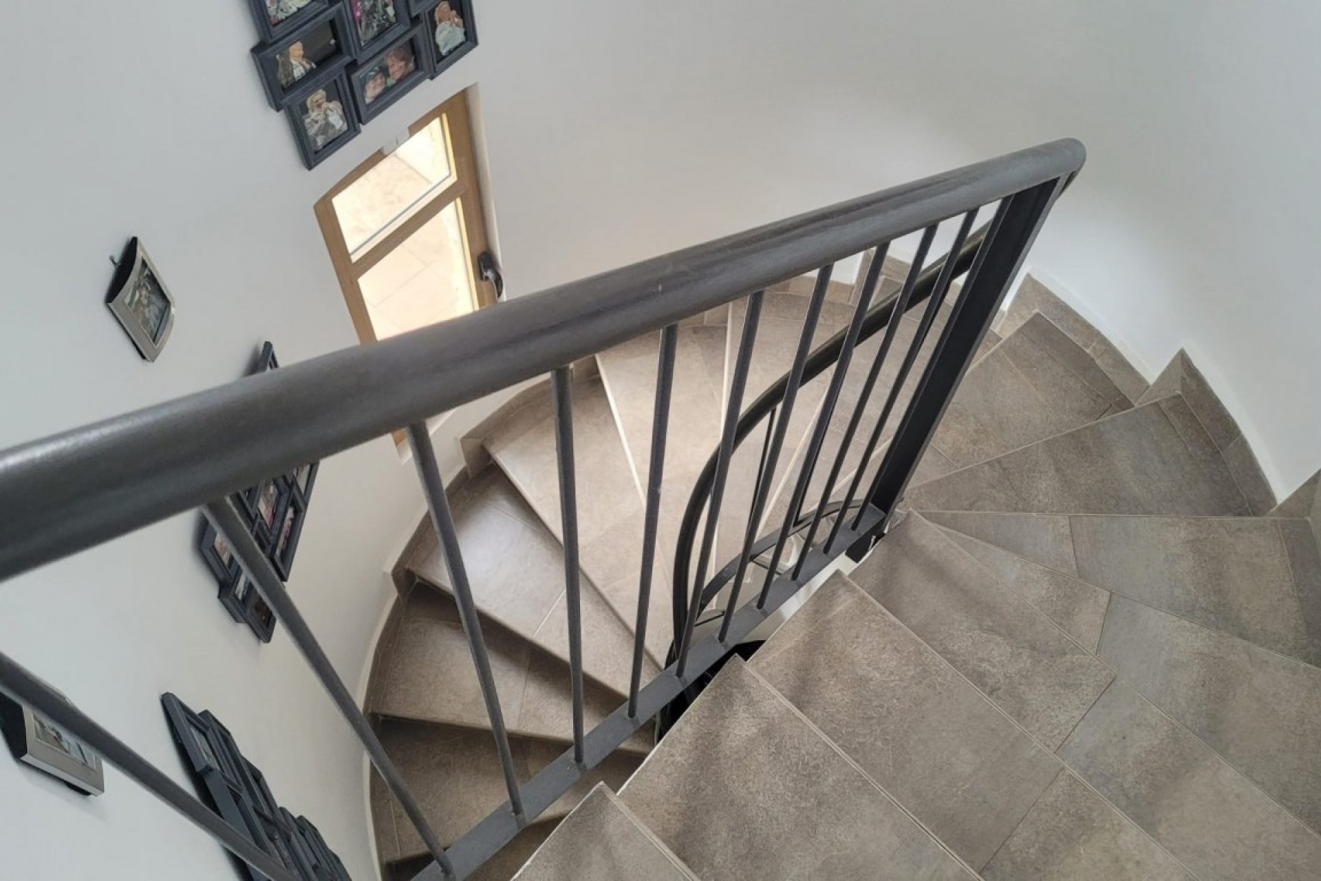 Resale - Villa -
Sierra Cortina - Inland