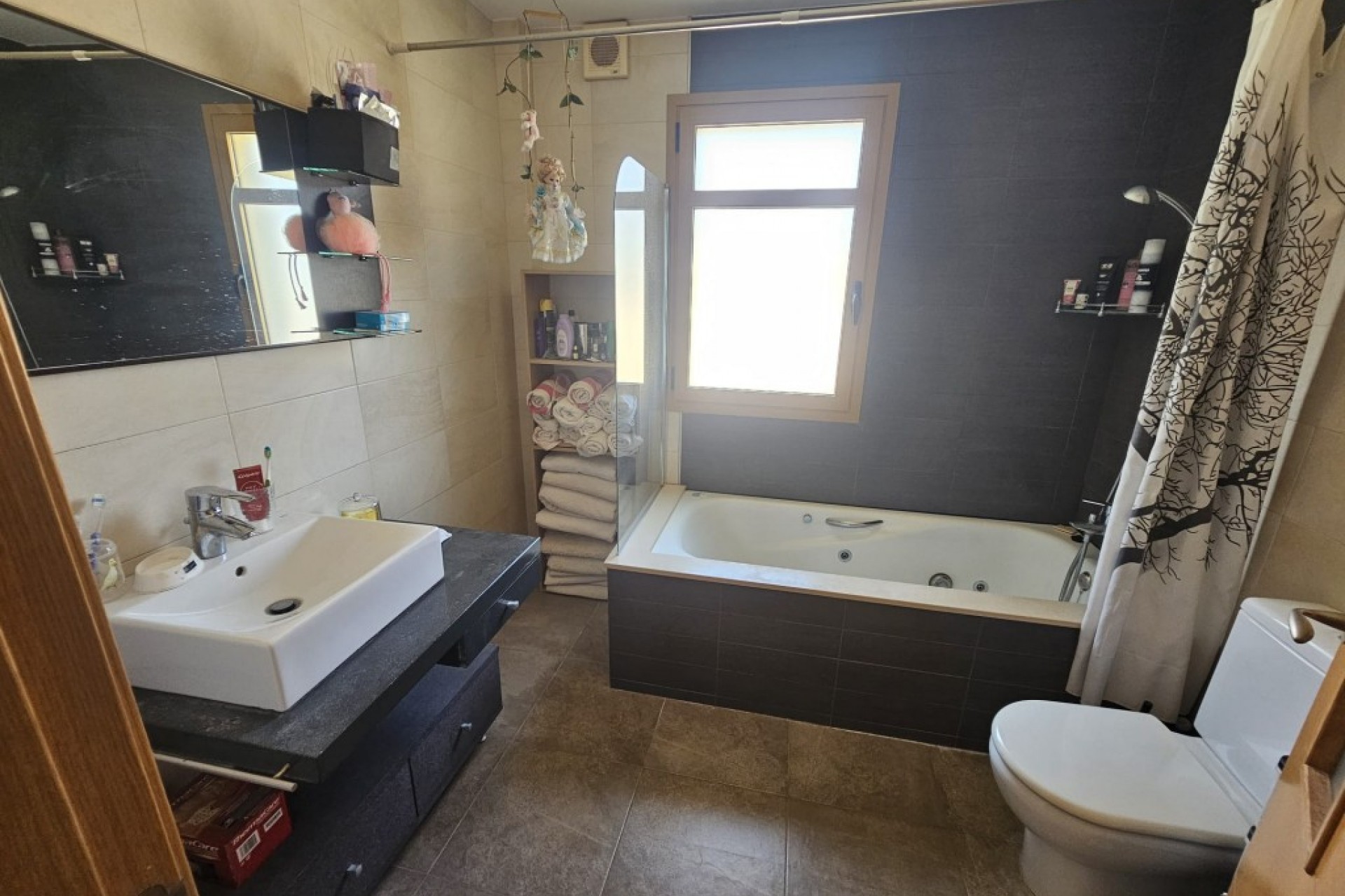 Resale - Villa -
Sierra Cortina - Inland