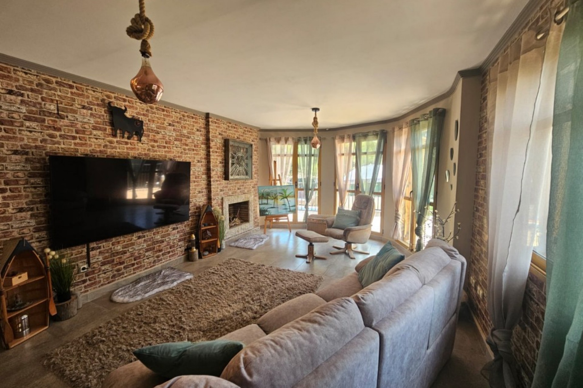 Resale - Villa -
Sierra Cortina - Inland