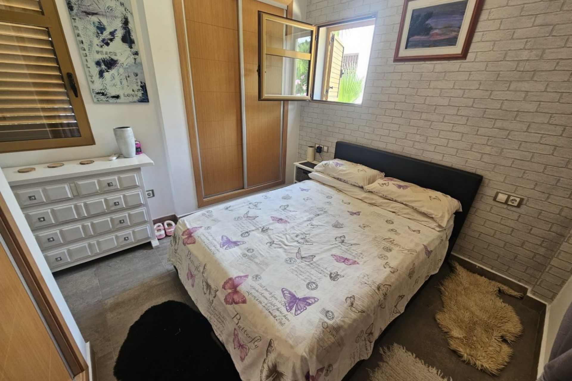 Resale - Villa -
Sierra Cortina - Inland