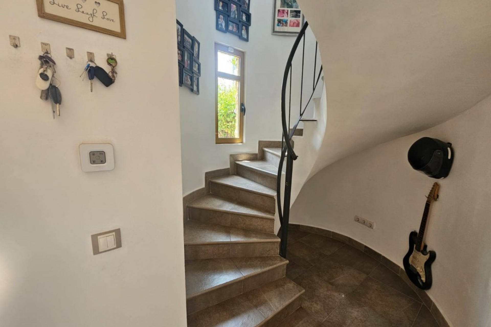 Resale - Villa -
Sierra Cortina - Inland