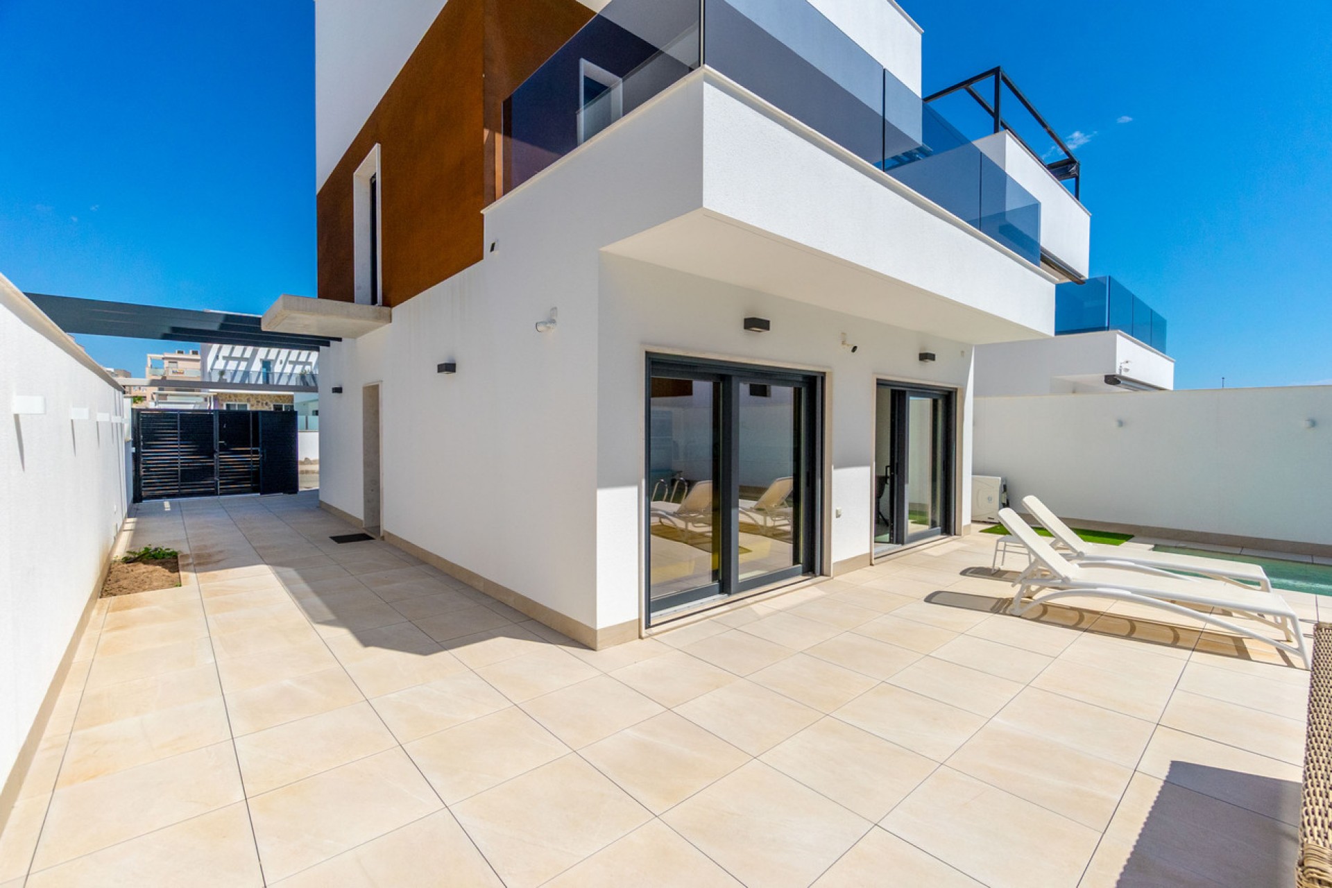 Resale - Villa -
Torre de la Horadada - Costa Blanca