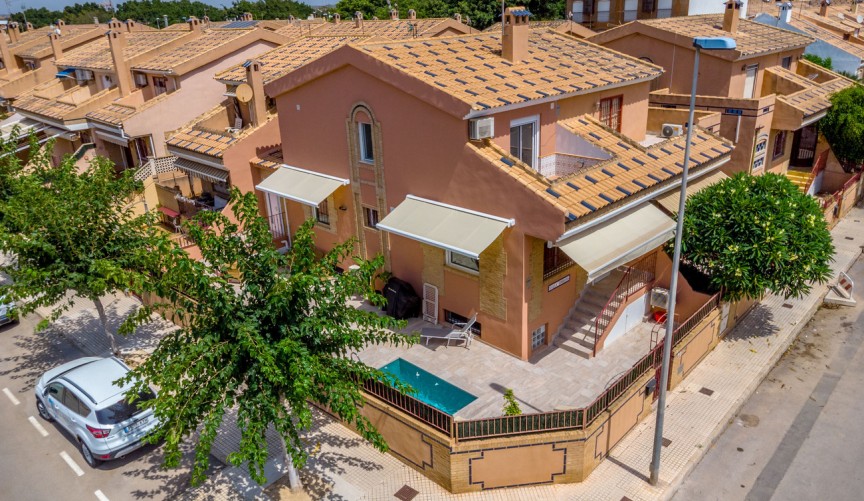 Resale - Villa -
Torre de la Horadada - Costa Blanca