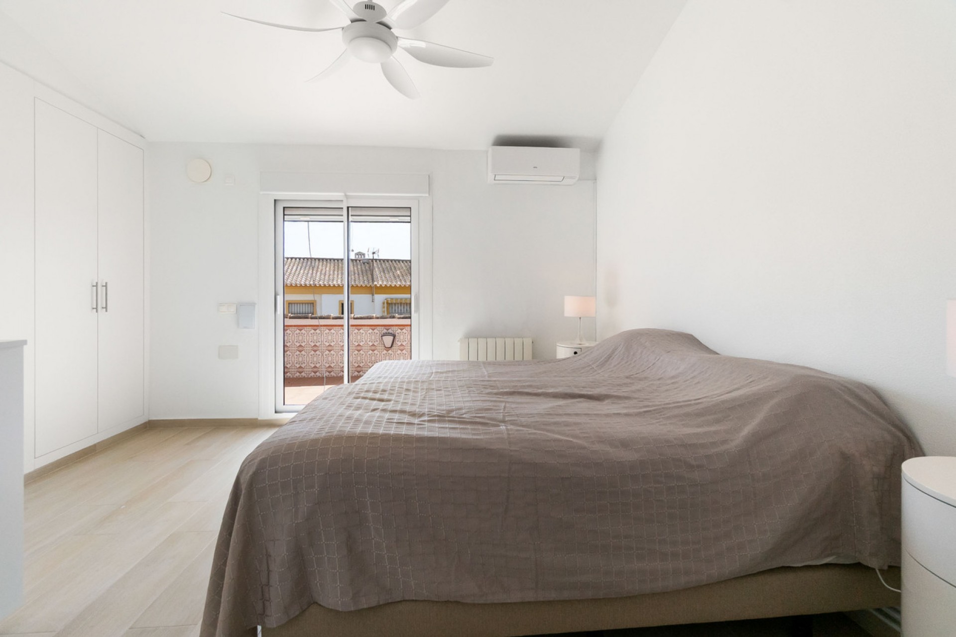 Resale - Villa -
Torre de la Horadada - Costa Blanca