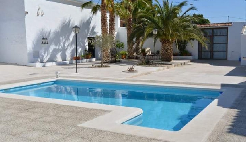 Resale - Villa -
Torre Del Rico - Inland