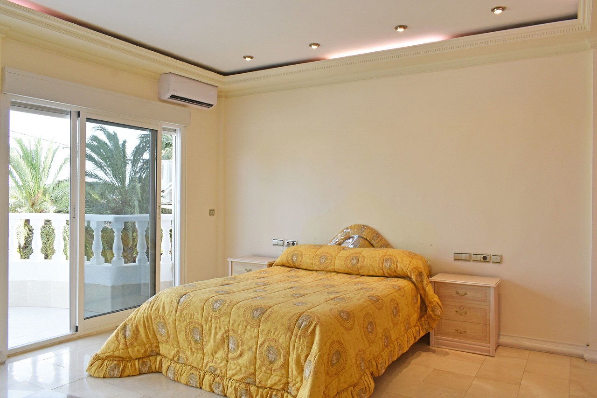 Resale - Villa -
Torremendo - Costa Blanca