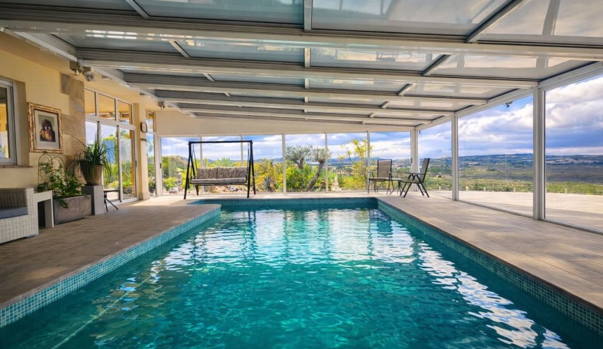 Resale - Villa -
Torremendo - Costa Blanca