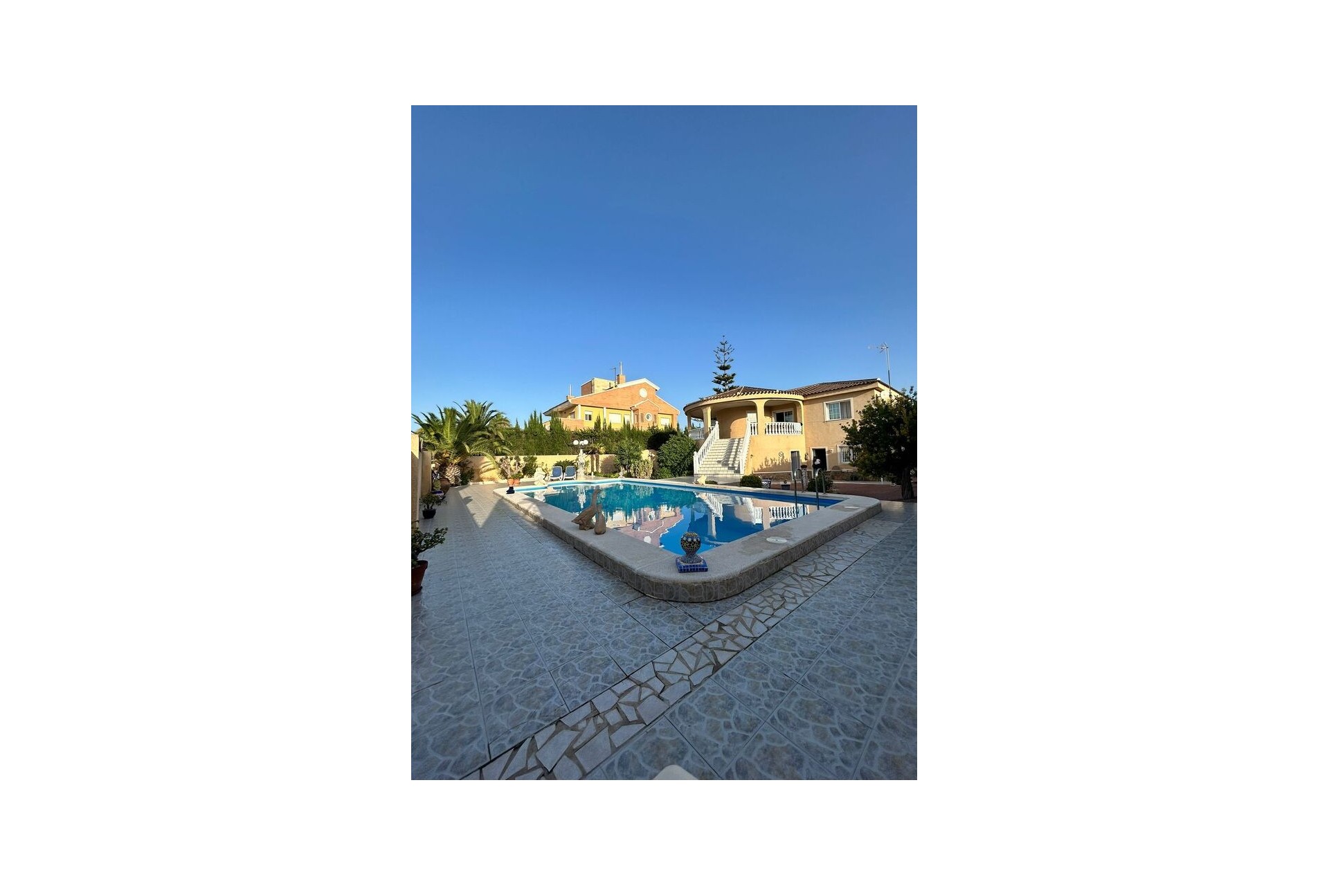 Resale - Villa -
Torrevieja - aguas nuevas