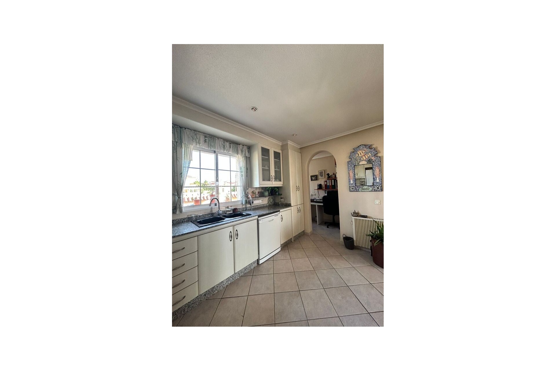 Resale - Villa -
Torrevieja - aguas nuevas