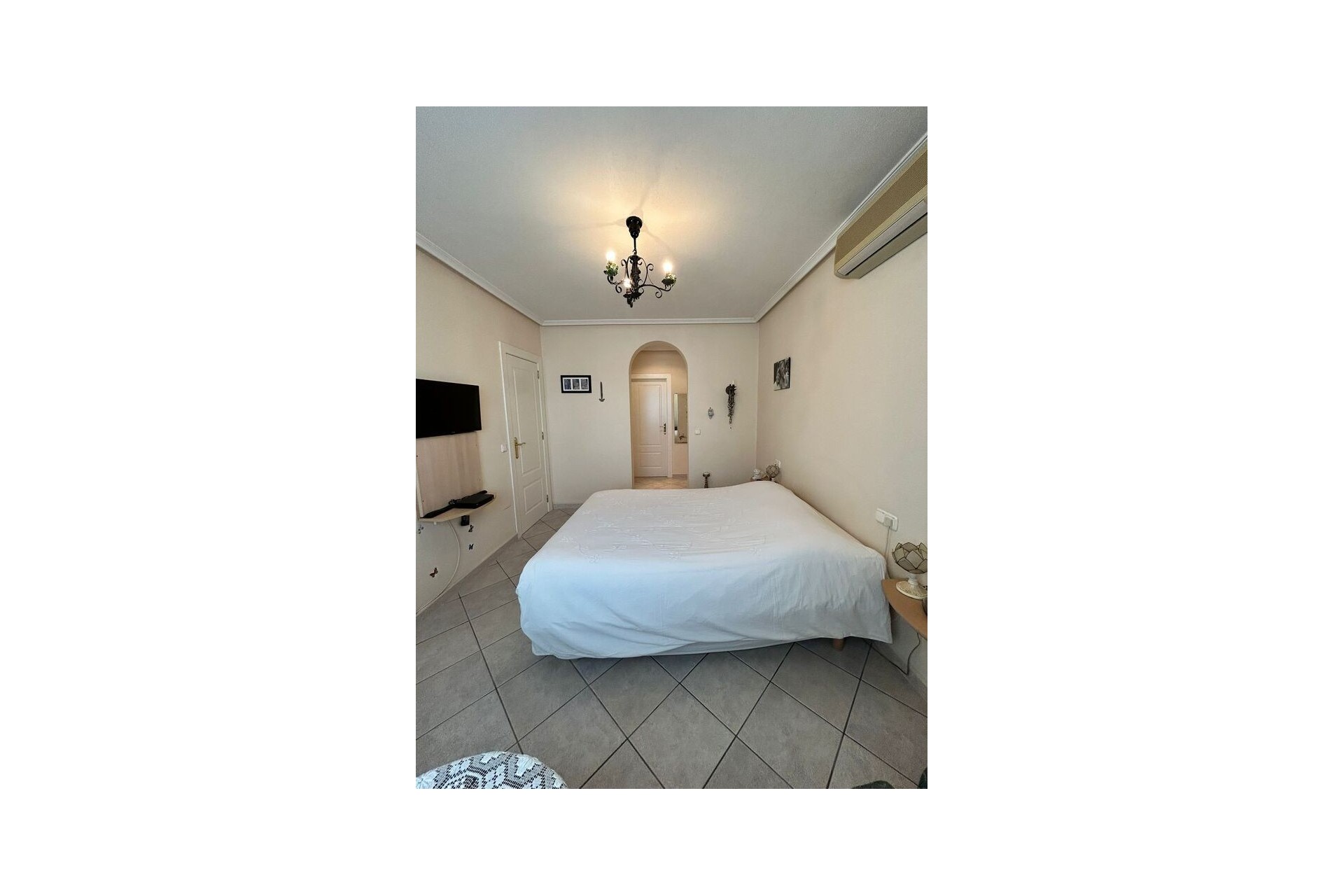 Resale - Villa -
Torrevieja - aguas nuevas