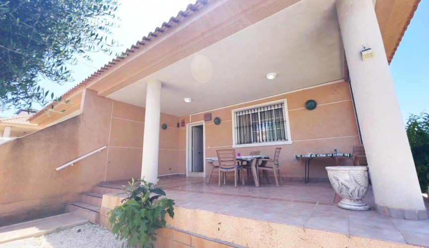 Resale - Villa -
Torrevieja - aguas nuevas