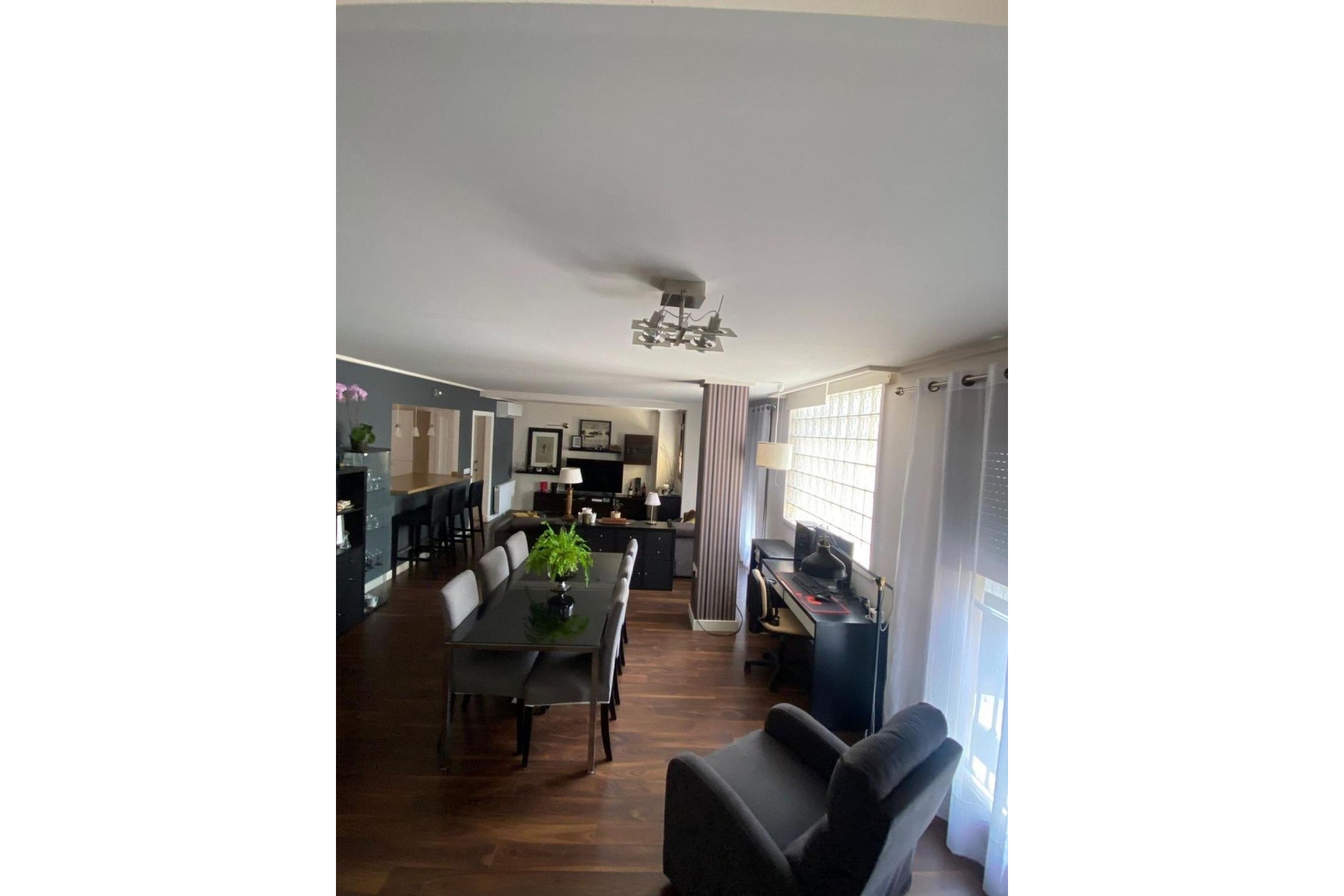 Resale - Villa -
Torrevieja - Centro - Muelle Pesquero