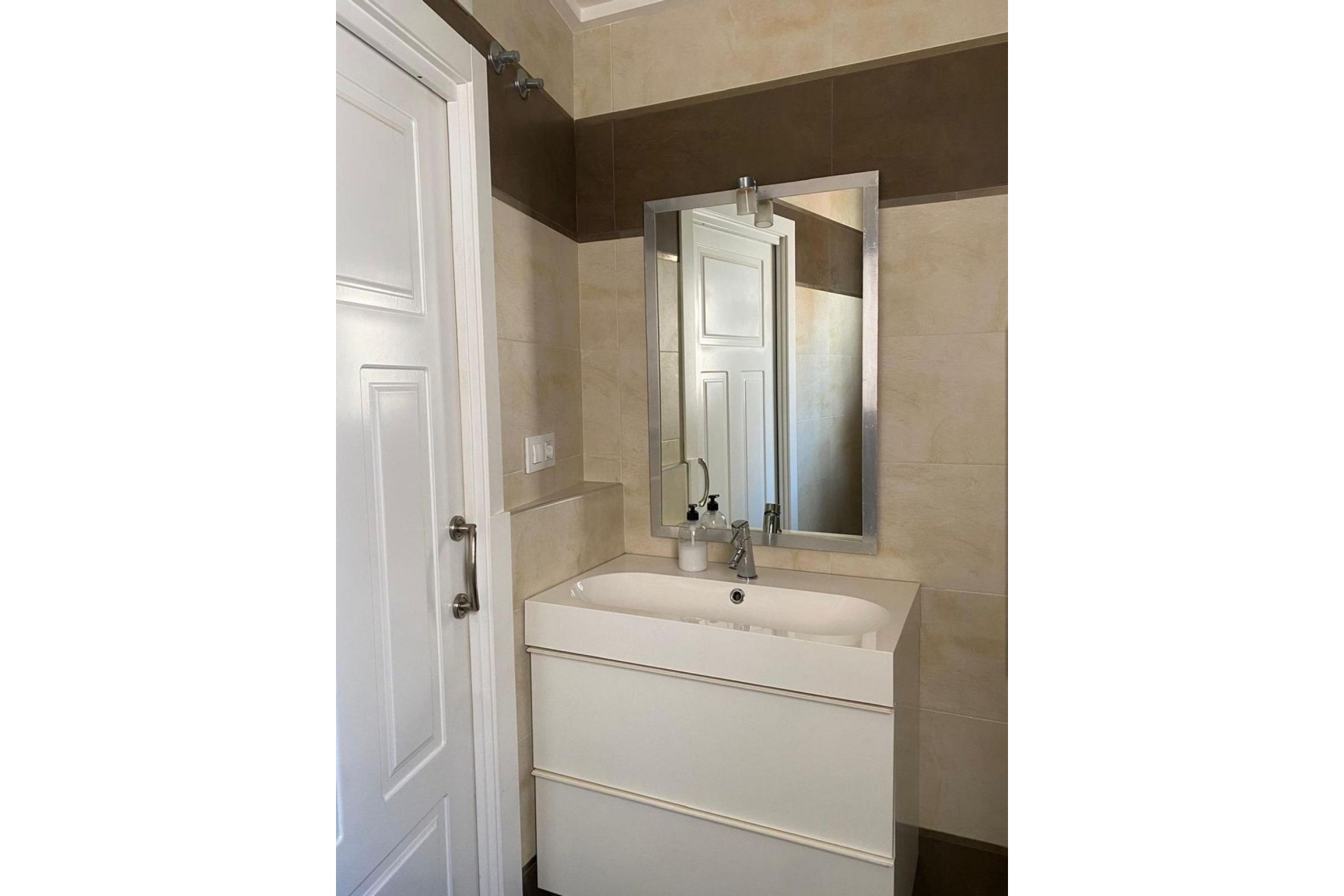 Resale - Villa -
Torrevieja - Centro - Muelle Pesquero